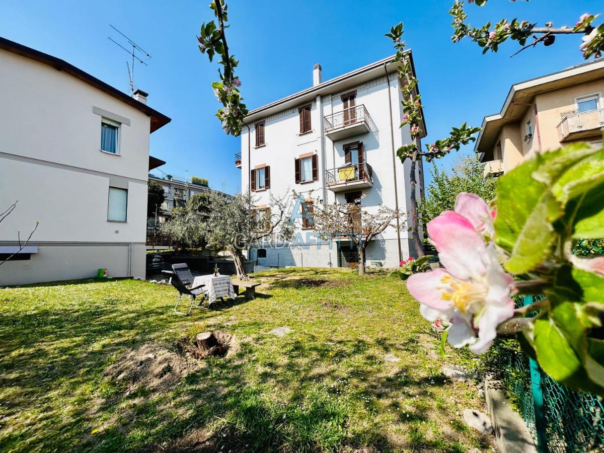 Ares Apartment - Vicino Al Lago Di Garda E Alla Stazione Treno Desenzano del Garda Buitenkant foto