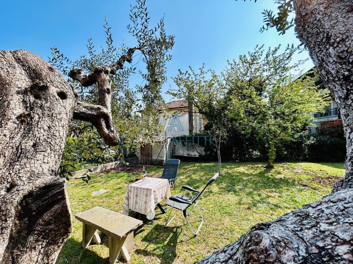 Ares Apartment - Vicino Al Lago Di Garda E Alla Stazione Treno Desenzano del Garda Buitenkant foto