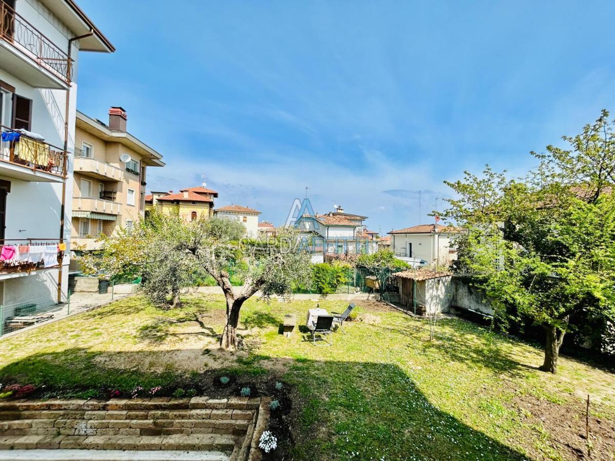 Ares Apartment - Vicino Al Lago Di Garda E Alla Stazione Treno Desenzano del Garda Buitenkant foto