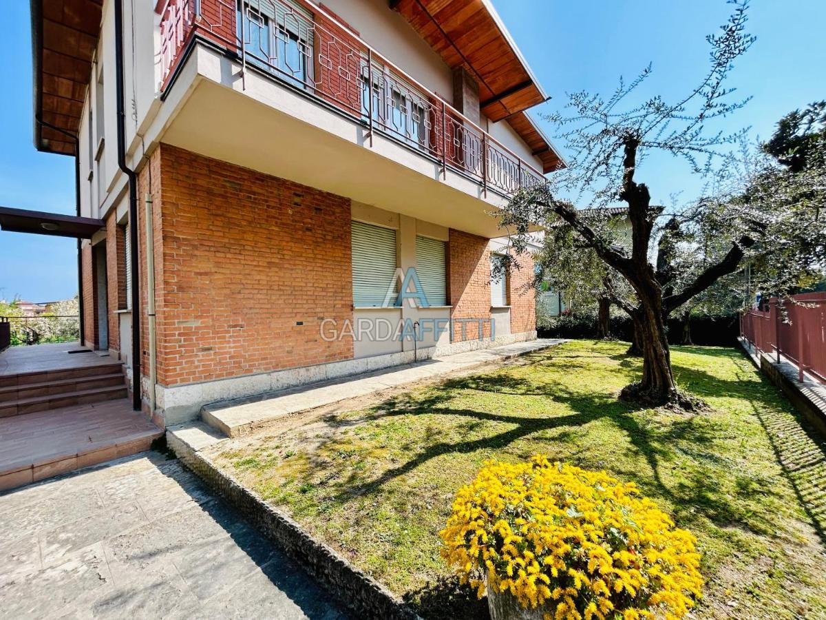 Ares Apartment - Vicino Al Lago Di Garda E Alla Stazione Treno Desenzano del Garda Buitenkant foto