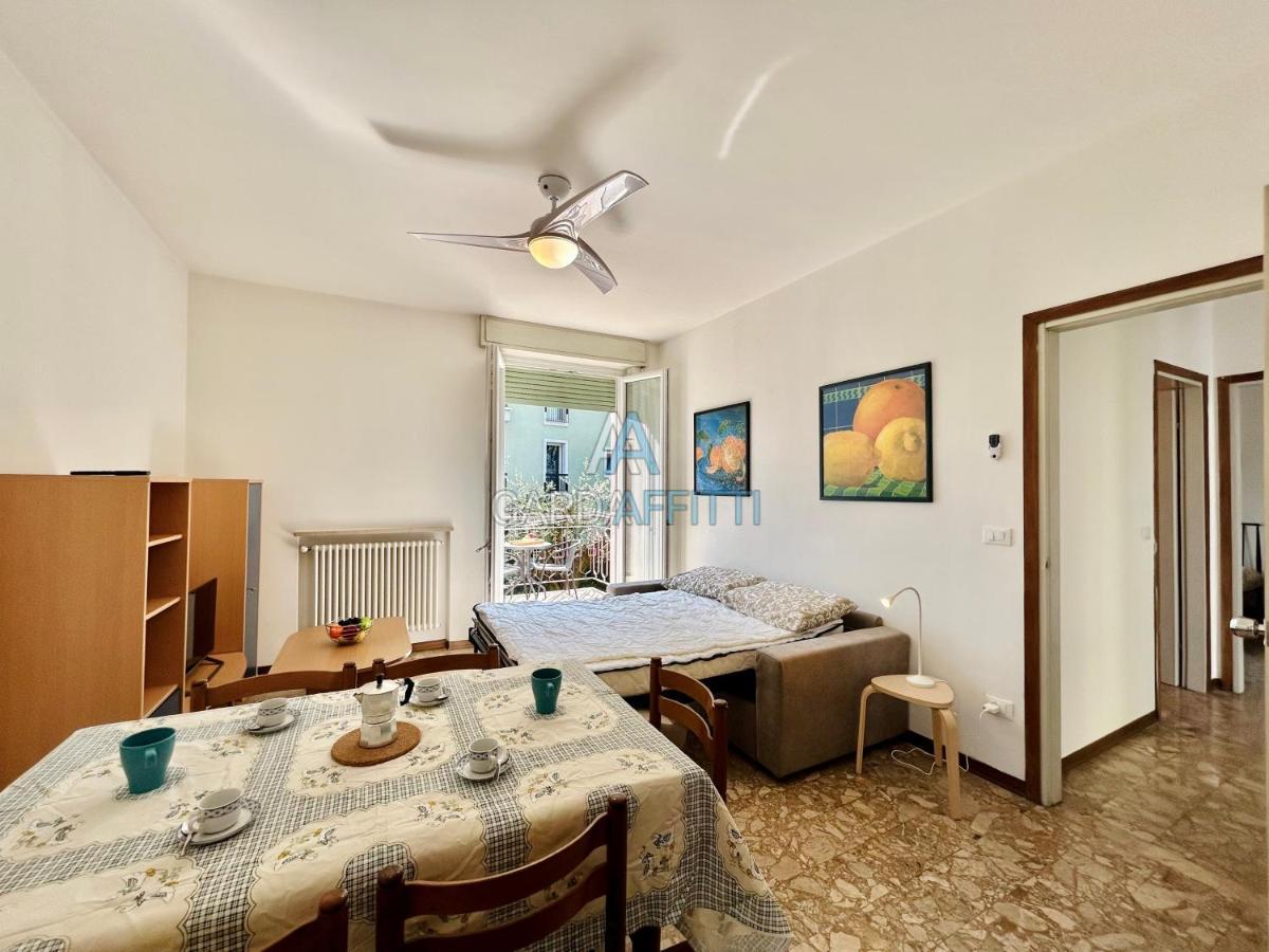 Ares Apartment - Vicino Al Lago Di Garda E Alla Stazione Treno Desenzano del Garda Buitenkant foto