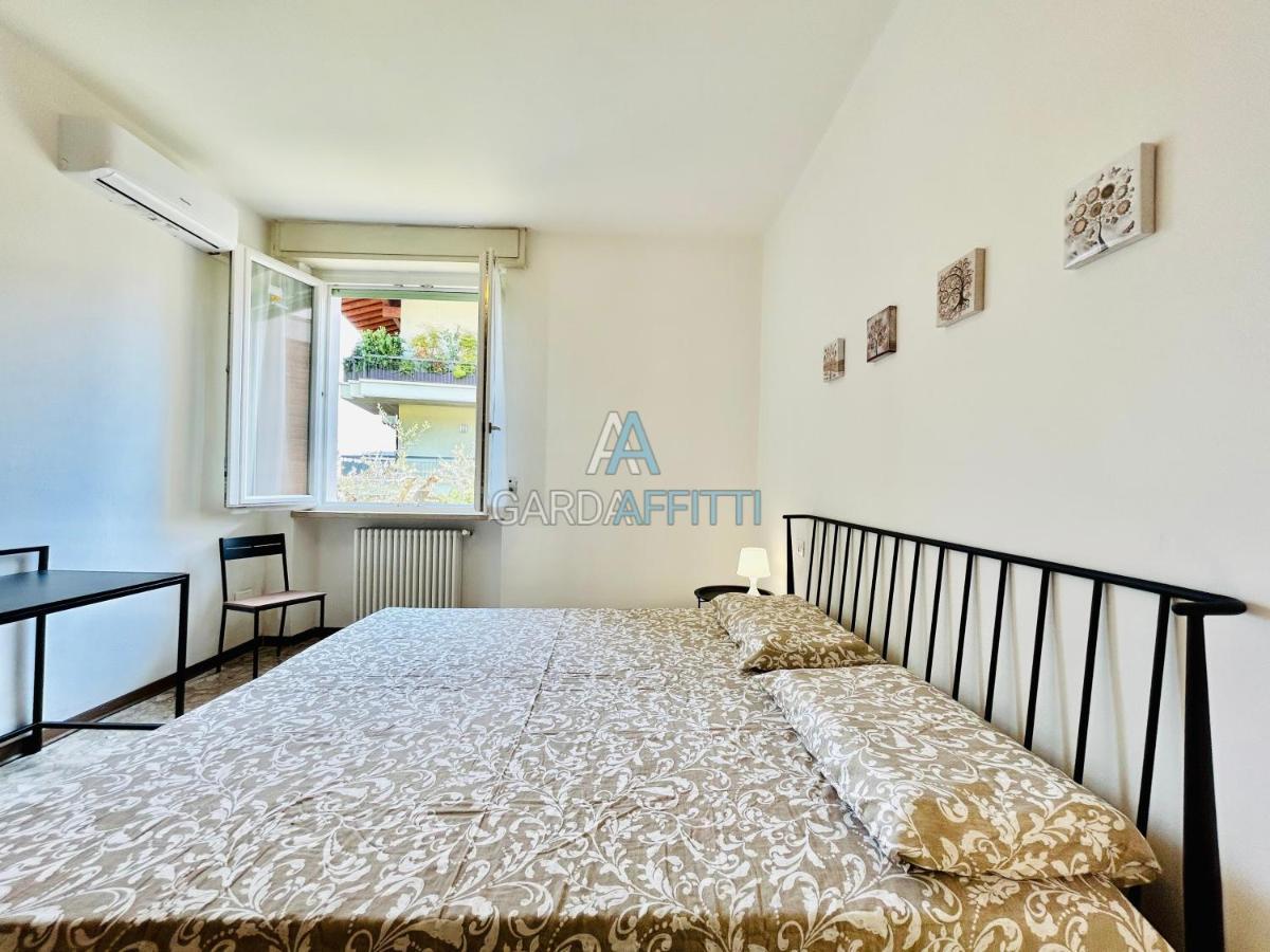 Ares Apartment - Vicino Al Lago Di Garda E Alla Stazione Treno Desenzano del Garda Buitenkant foto