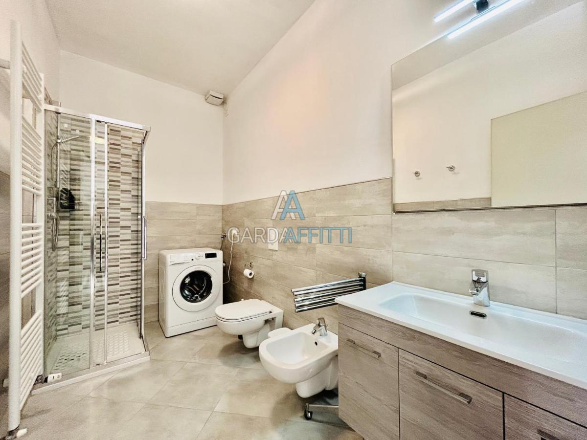 Ares Apartment - Vicino Al Lago Di Garda E Alla Stazione Treno Desenzano del Garda Buitenkant foto