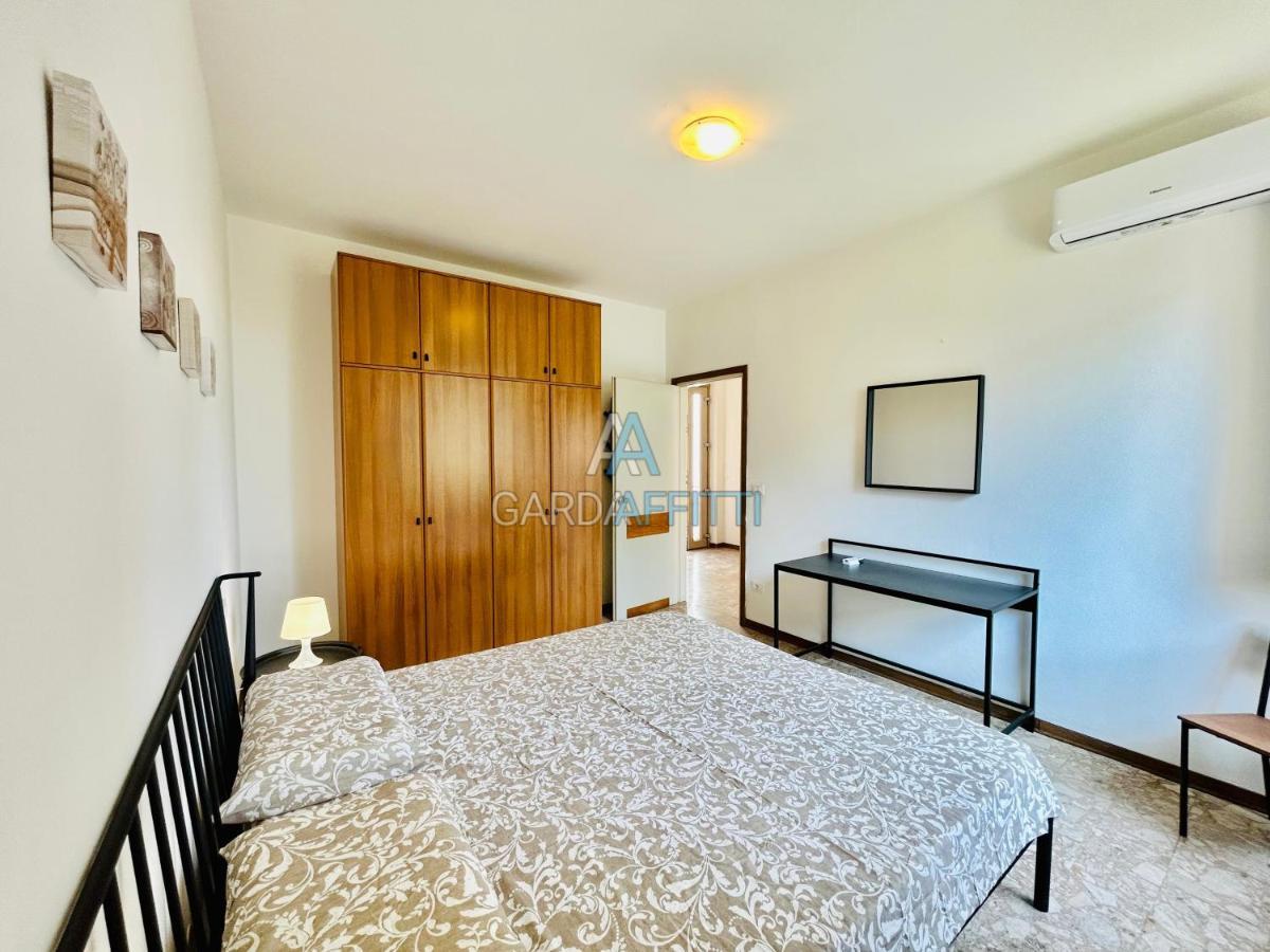 Ares Apartment - Vicino Al Lago Di Garda E Alla Stazione Treno Desenzano del Garda Buitenkant foto