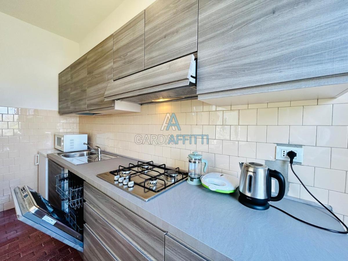 Ares Apartment - Vicino Al Lago Di Garda E Alla Stazione Treno Desenzano del Garda Buitenkant foto