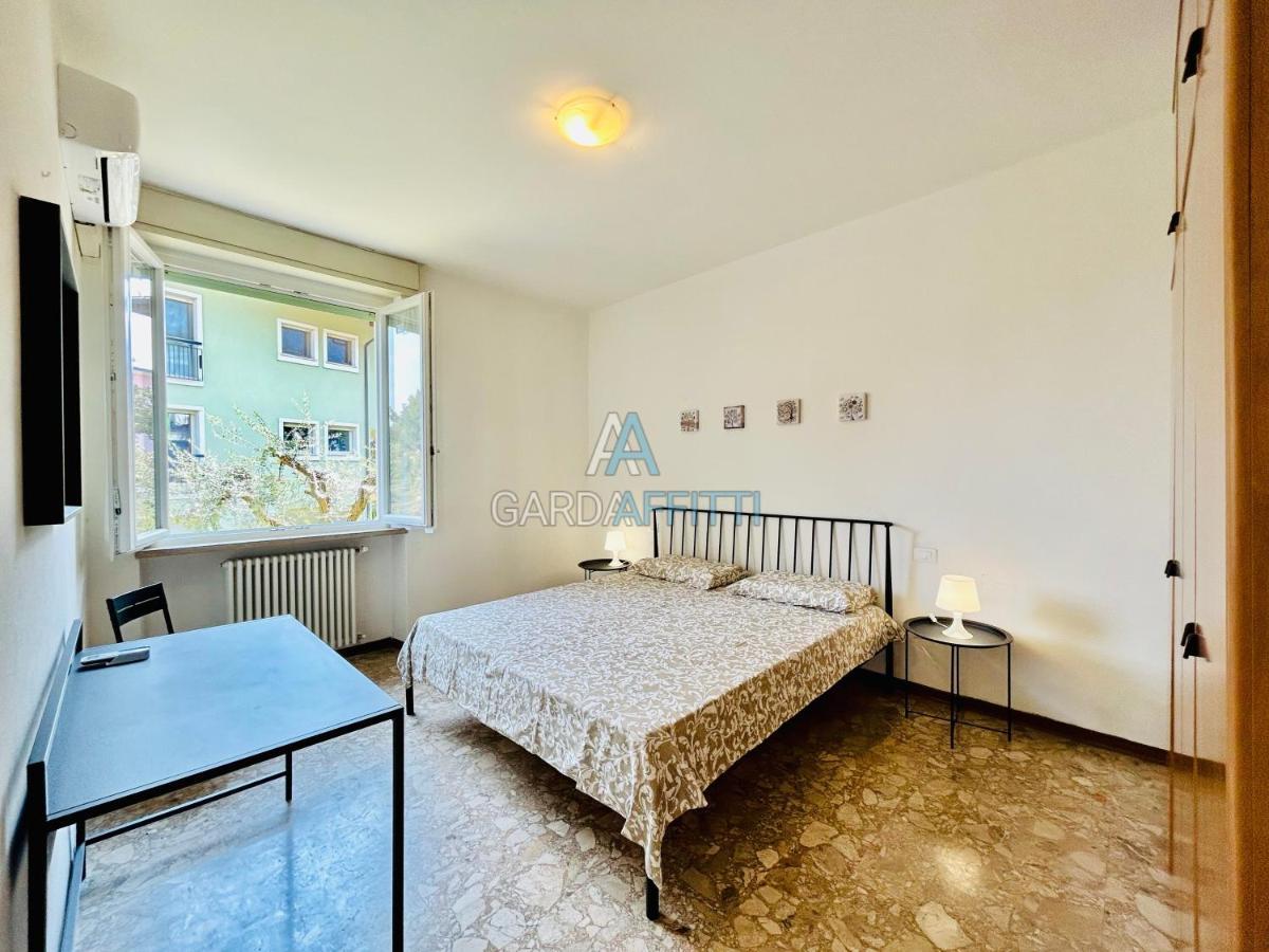 Ares Apartment - Vicino Al Lago Di Garda E Alla Stazione Treno Desenzano del Garda Buitenkant foto
