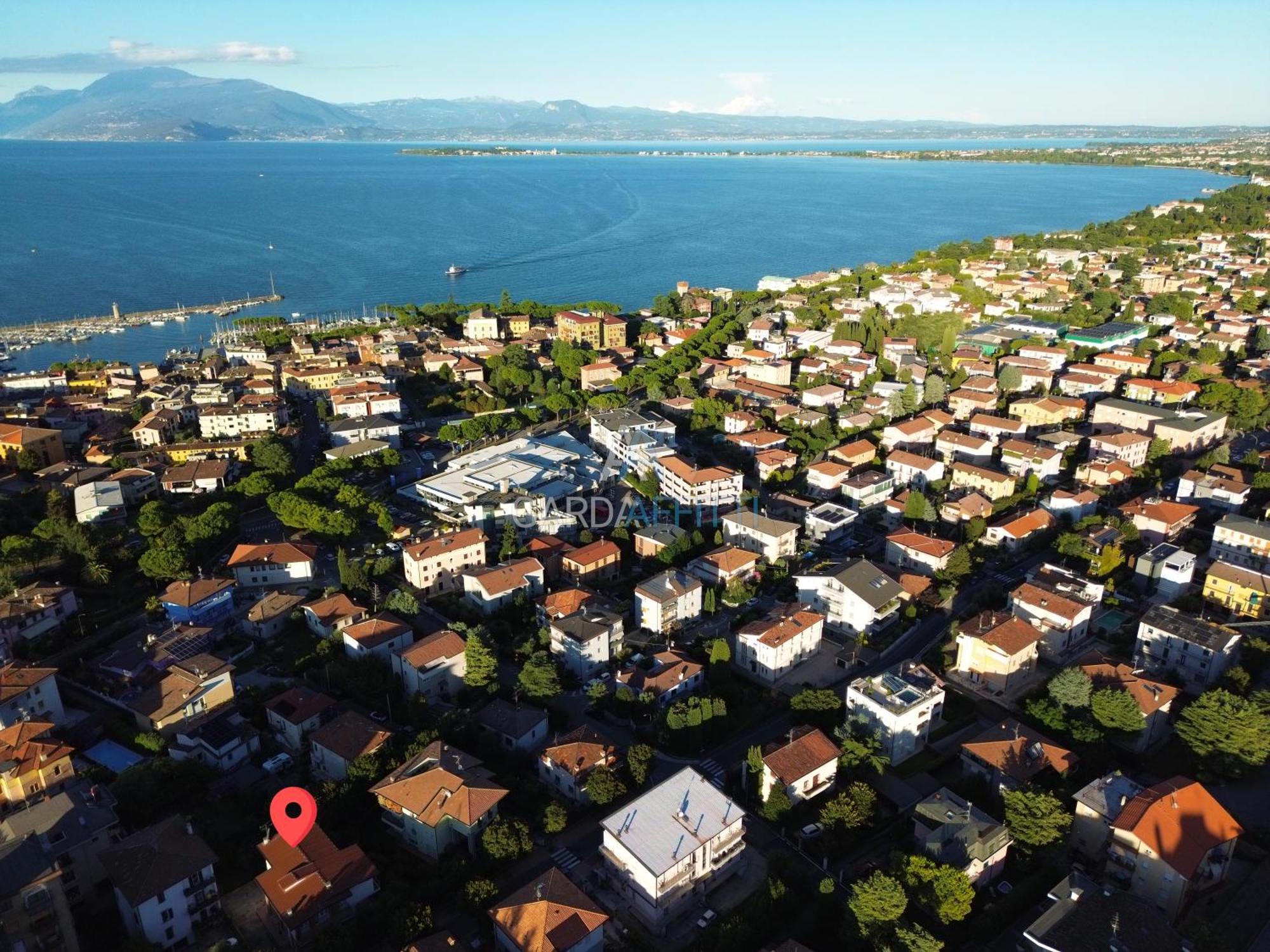 Ares Apartment - Vicino Al Lago Di Garda E Alla Stazione Treno Desenzano del Garda Buitenkant foto